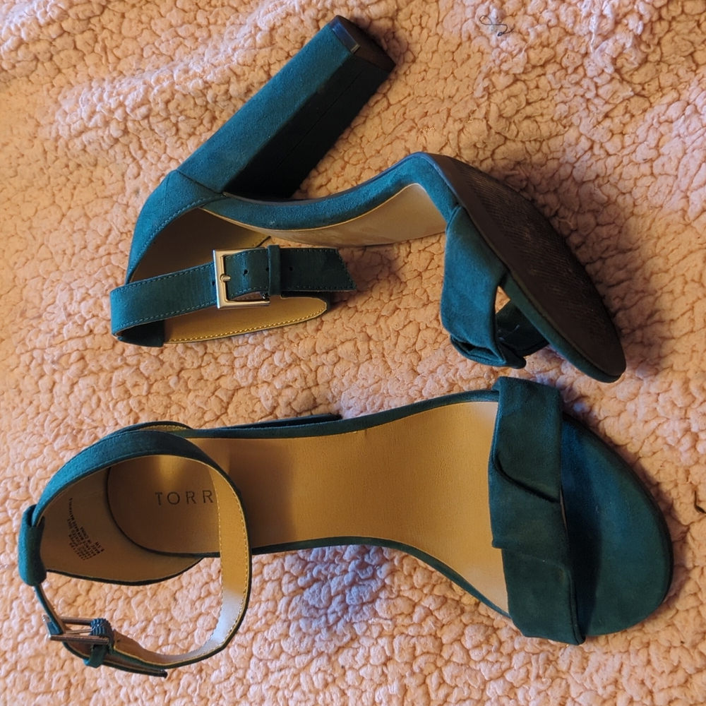 Torrid 9.5 green suede heels